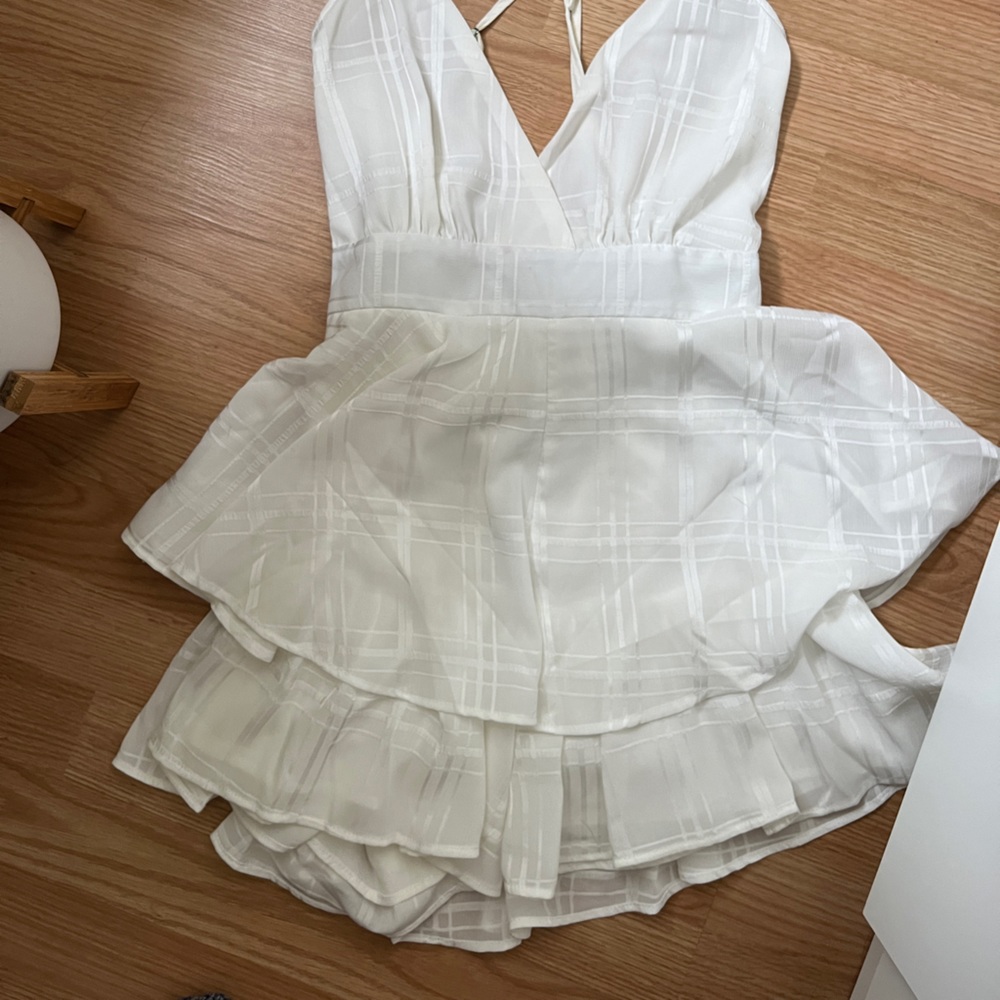 LF White flowy romper - Picture 11 of 11